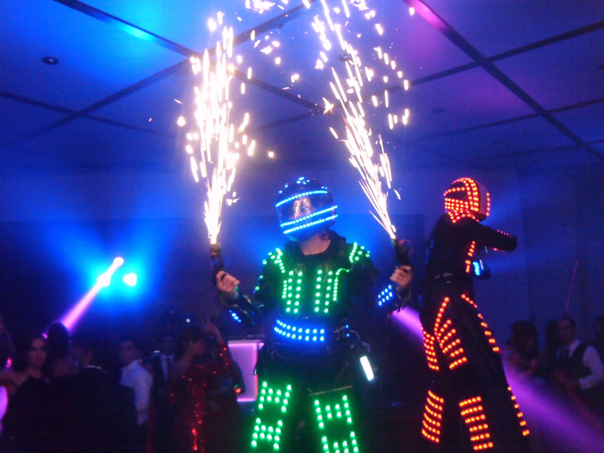 mt_gallery:Show de Robot con Luces LED